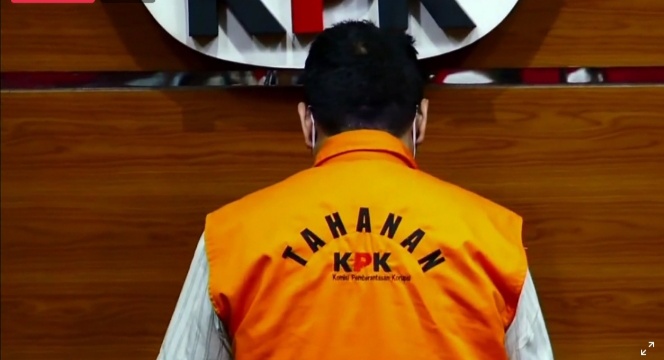 Tahu Bakal Ditahan KPK, SL Serahkan Kunci Ruangannya ke Staf