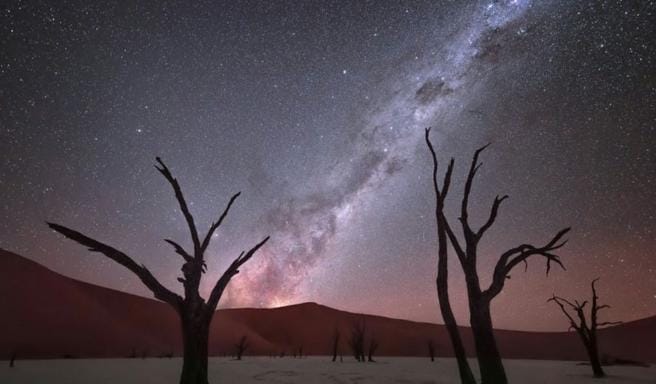 12 Tempat Terbaik Melihat Langit Penuh Bintang di Dunia