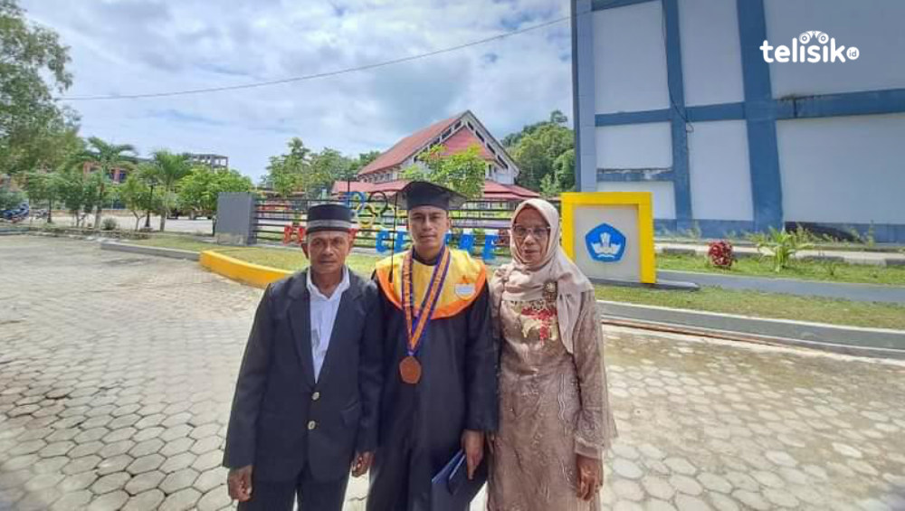 Anak Nelayan Jadi Wisudawan Terbaik UHO Kendari