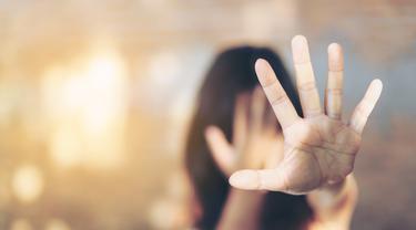 Awas, Kenali 6 Trik yang Biasa Dilakukan Pelaku Pelecehan Seksual