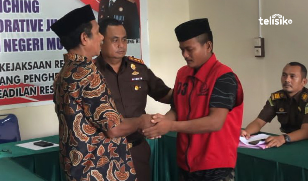 Disetujui Kejagung, Kejari Muna Hentikan Penuntutan Dua Perkara Melalui Restorative Justice