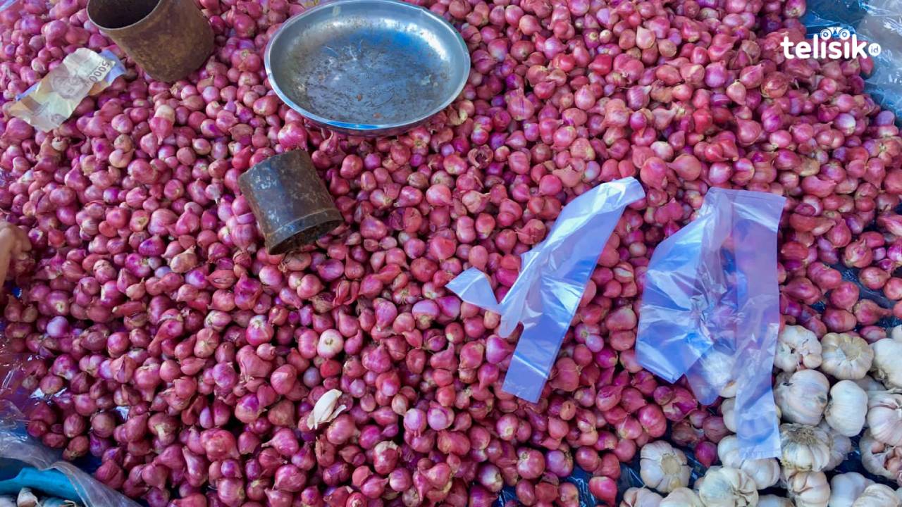 Harga Cabai dan Bawang di Pasar Tradisional Kota Kendari Hari Ini Masih Mahal