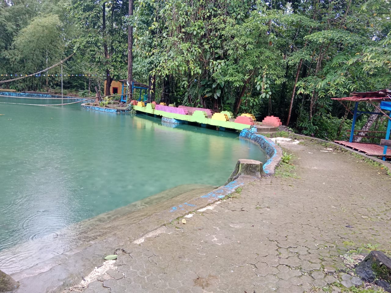 Lepaskan Penat di Permandian Mata Rombia Buton Utara