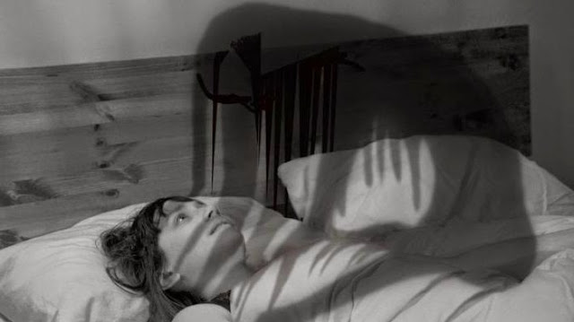 Mistik: Buang Pembalut Sembarangan, Wanita Ini Alami Kejadian Mengerikan