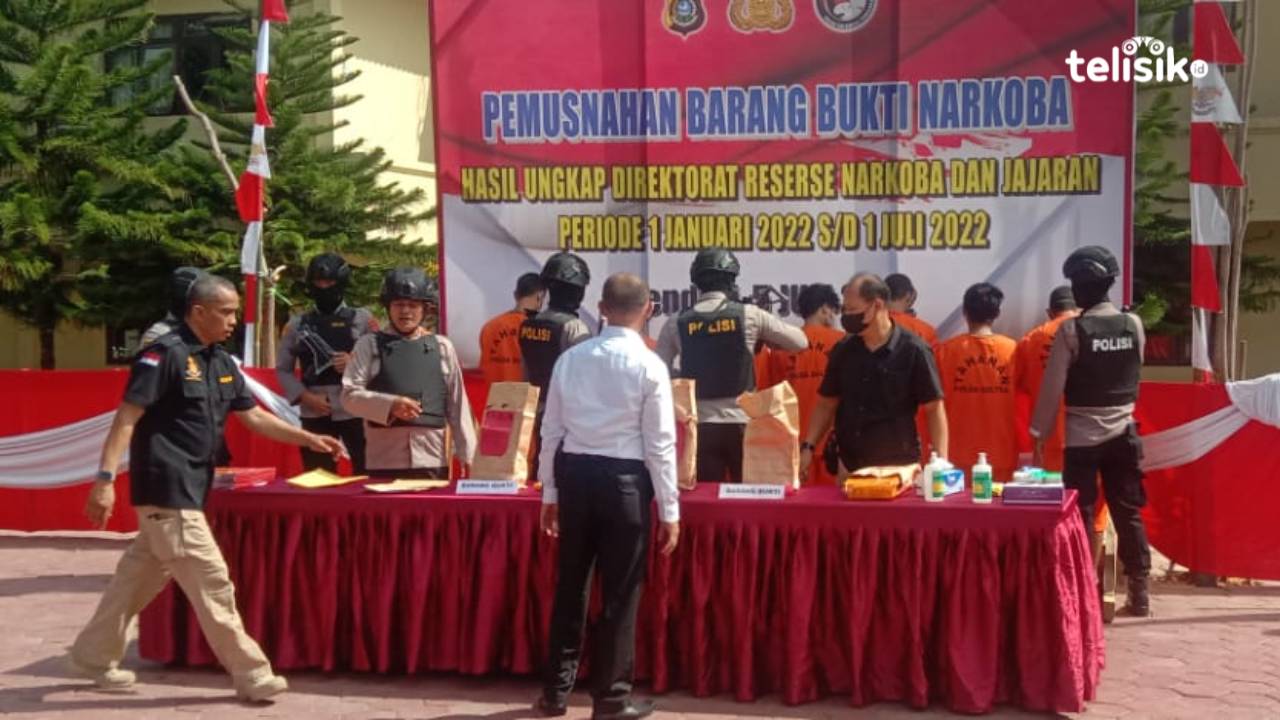 Rayakan Hari Bhayangkara ke-76, Polda Sulawesi Tenggara Musnahkan 4,2 Kilogram Narkotika Jenis Sabu