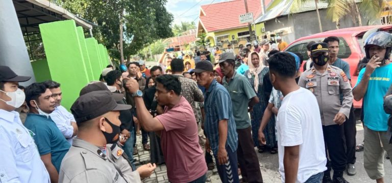 Resah Penambangan Pasir, Warga Numana Wakatobi Geruduk Balai Taman Nasional