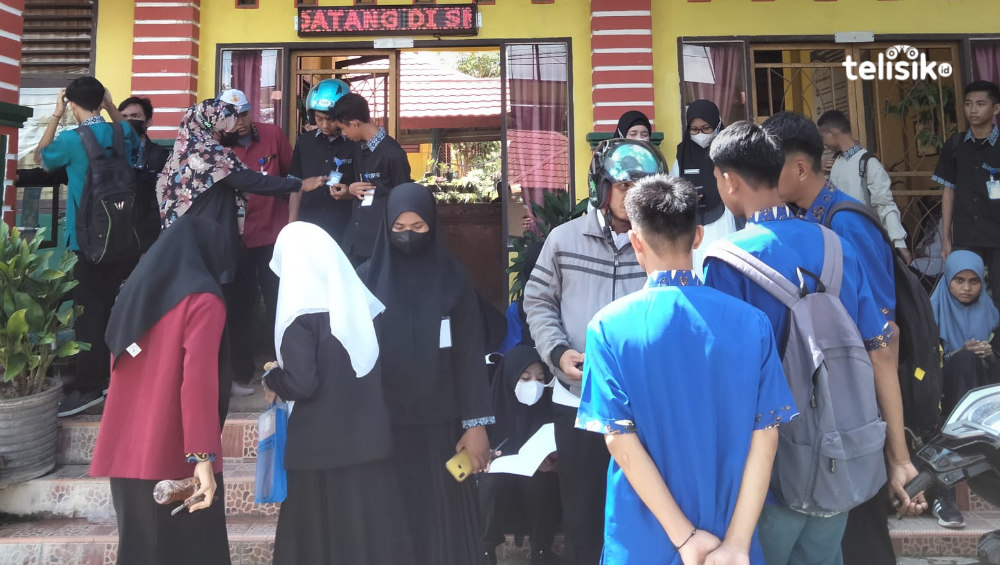 Siswa SMKN 4 Kendari PKL di 98 Instansi dan Industri