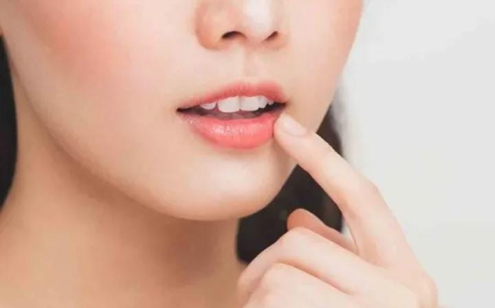 7 Cara Alami Membuat Bibir Jadi Merah Merona, Nomor 2 Banyak yang Tak Tahu