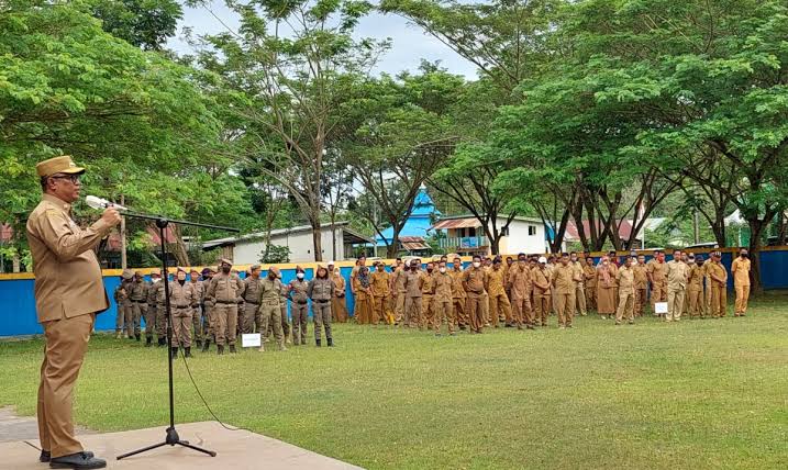 ASN Wajib Domisili dan Miliki KTP-el Muna Barat