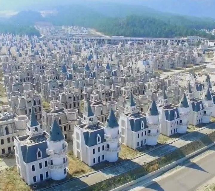 Destinasi Wisata Horor Anti Mainstream, Burj Al Babas Kota Hantu Terbesar di Dunia