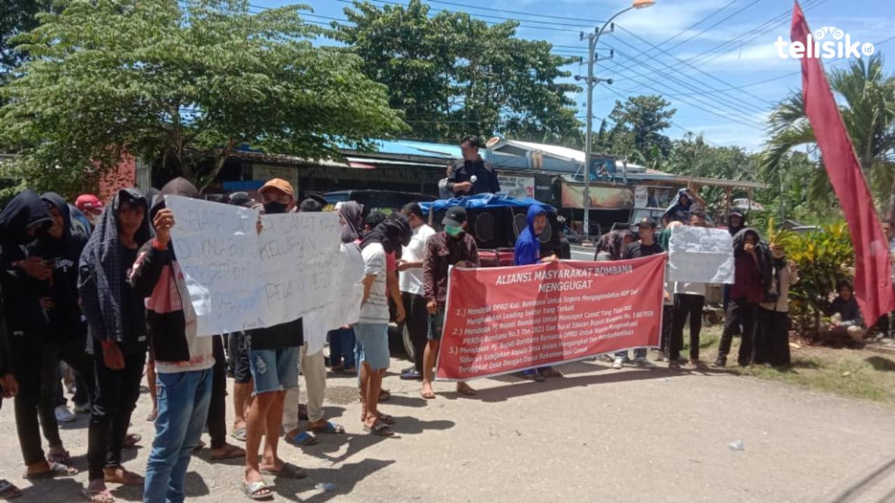 Dua Hari Kerja Pj Bupati Bombana, Warga Demo Soal Pergantian Aparat Desa
