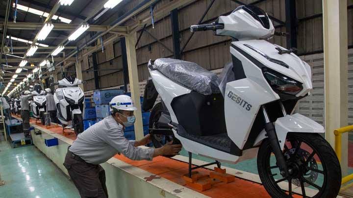 Indonesia Target Belasan Juta Kendaraan Listrik Mengaspal 2030