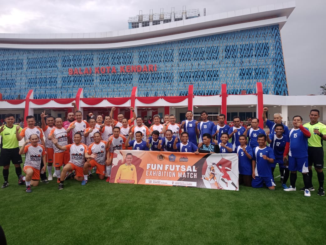 Lapangan Futsal Balai Kota Kendari Digunakan, Pemkot Bertanding Lawan Wartawan