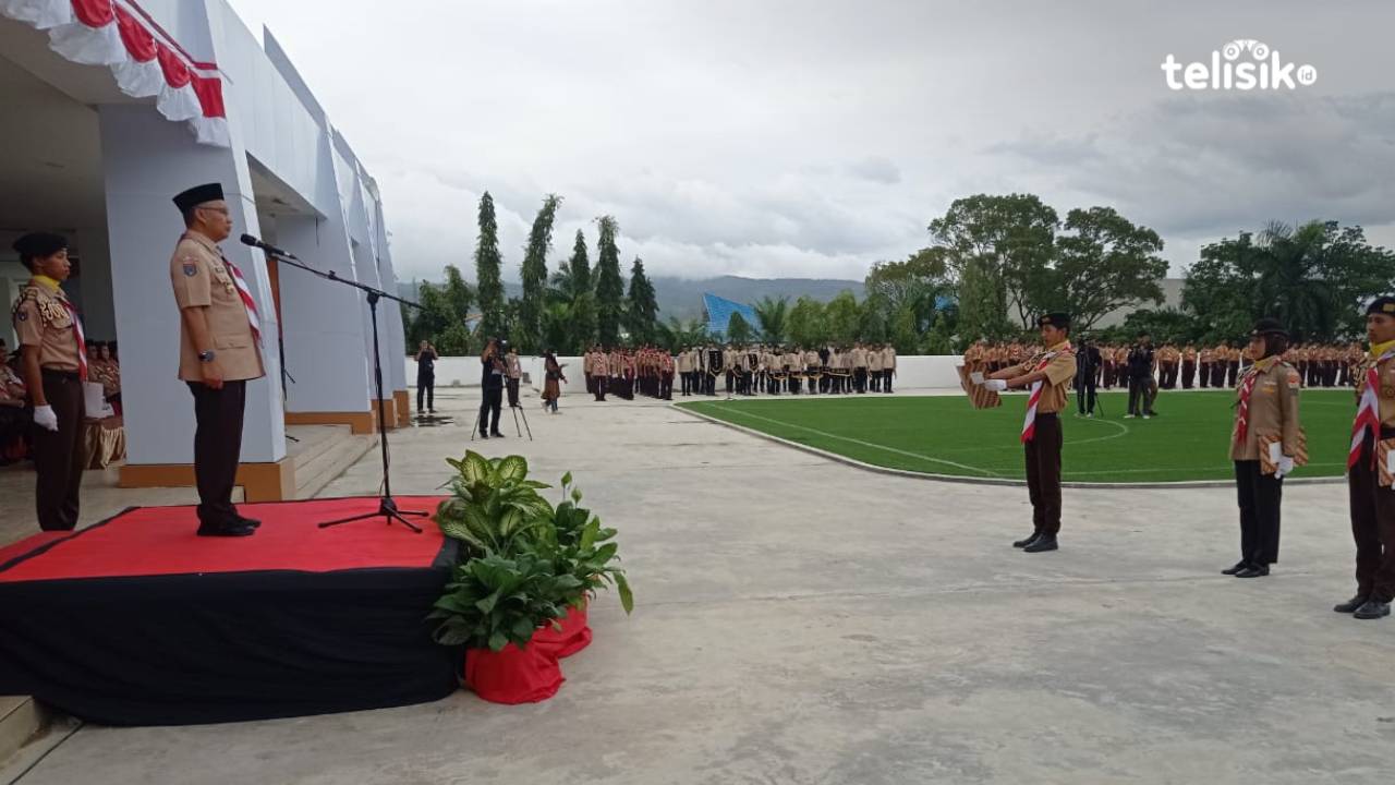 Peringati Hari Pramuka, Wali Kota Kendari Serahkan Penghargaan