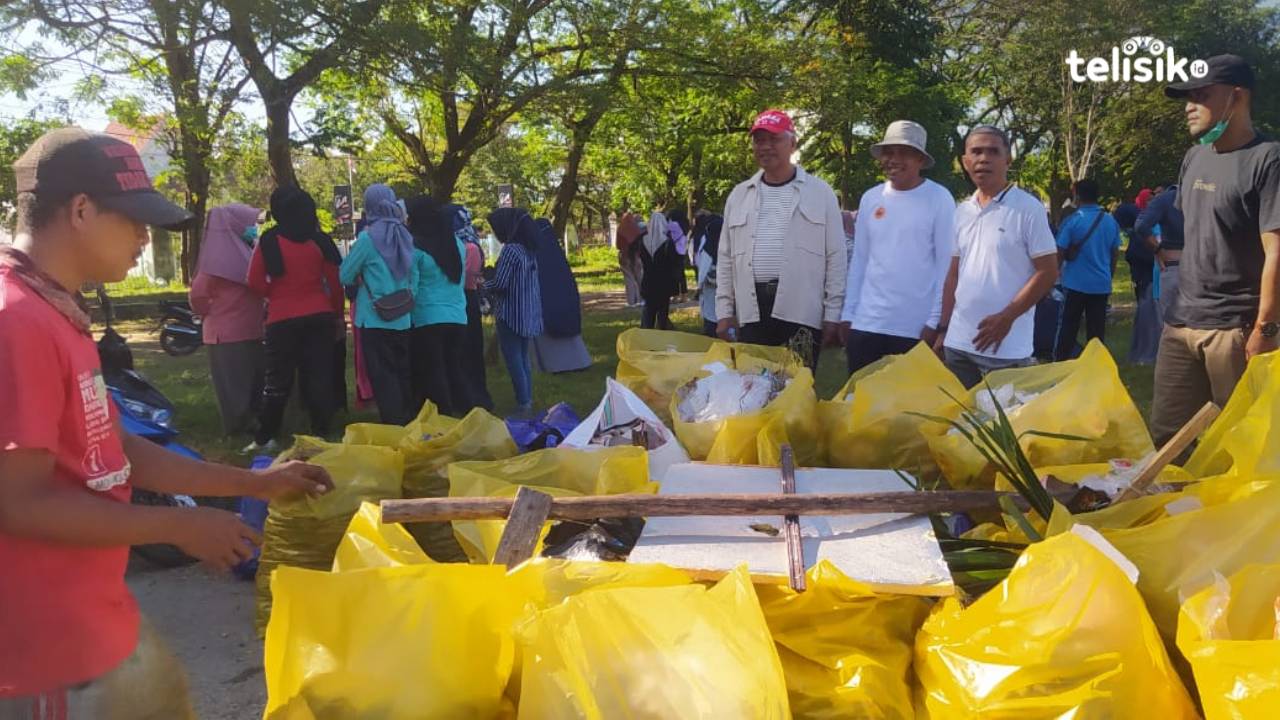 Sampah Berserakan, Dinkes dan DLH Muna Kolaborasi Lakukan Pembersihan
