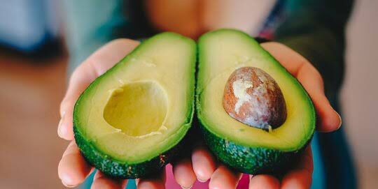 Tak Hanya Baik Bagi Kesehatan, Ini 3 Manfaat Alpukat untuk Kehidupan Seksual