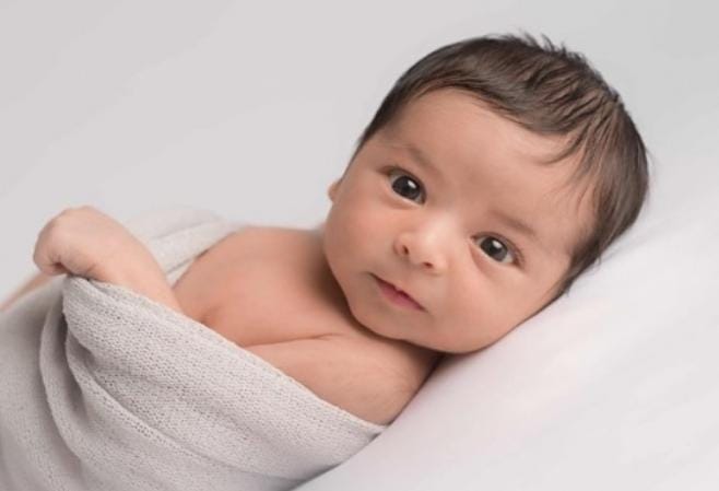 Tanda Bayi Bahagia Berdasarkan Usianya, Mulai Newborn Hingga Usia 18 Bulan
