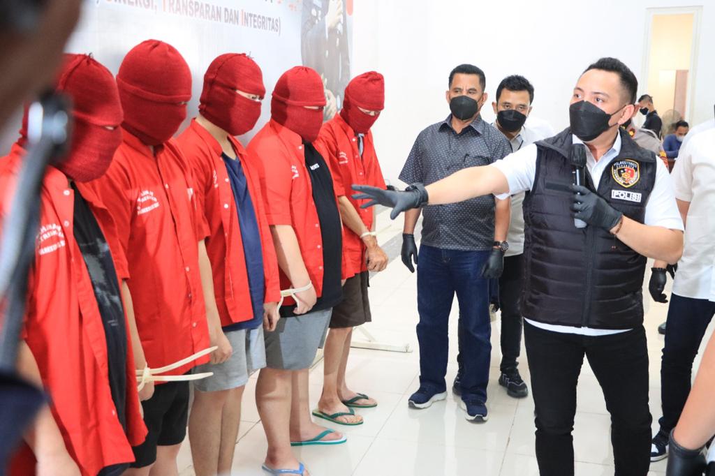 Tangkap 6 Tersangka, Pelaku Judi Online Surabaya Keok di Tangan Polisi