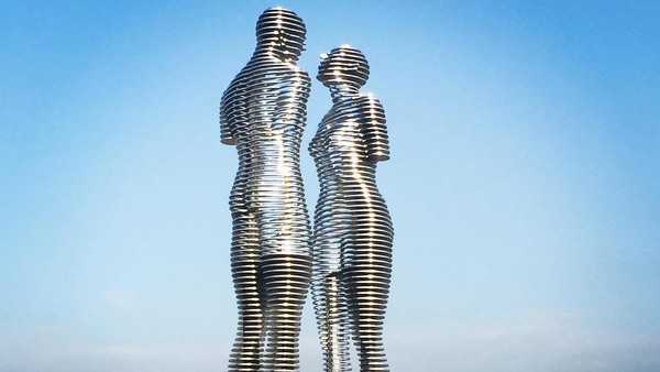 Unik: Negara Ini Punya Patung Sepasang Kekasih yang Kisah Cintanya Tragis