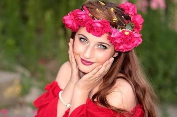 3 Tips Aplikasikan Apple Cheeks di Wajah