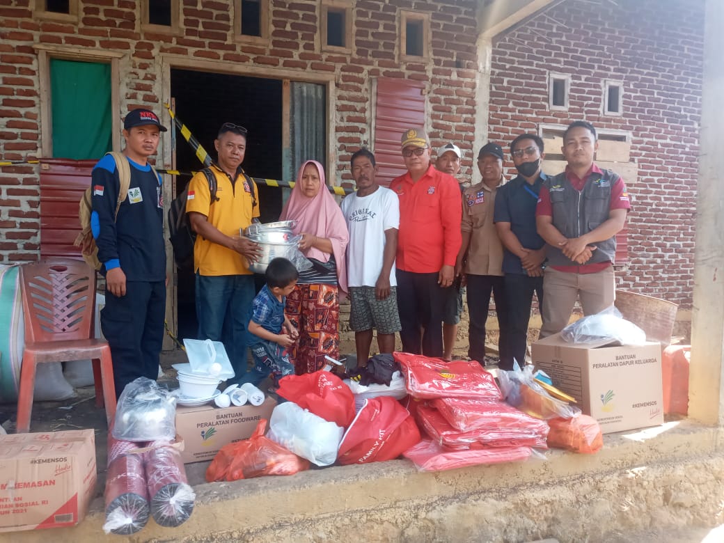 Korban Kebakaran Rumah Terima Bantuan Dinsos Konawe