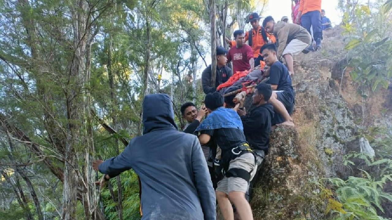 Mahasiswa Hilang di Gunung Popalia Ditemukan Jatuh di Jurang 85 Meter
