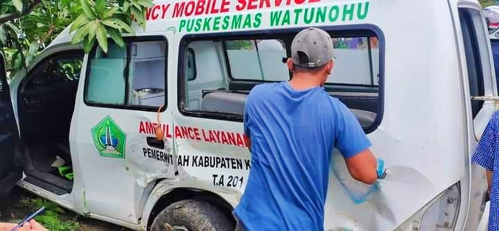 Pasien Rujukan Dilarikan ke Rumah Sakit Usai Ambulance yang Ditumpangi Tertabrak