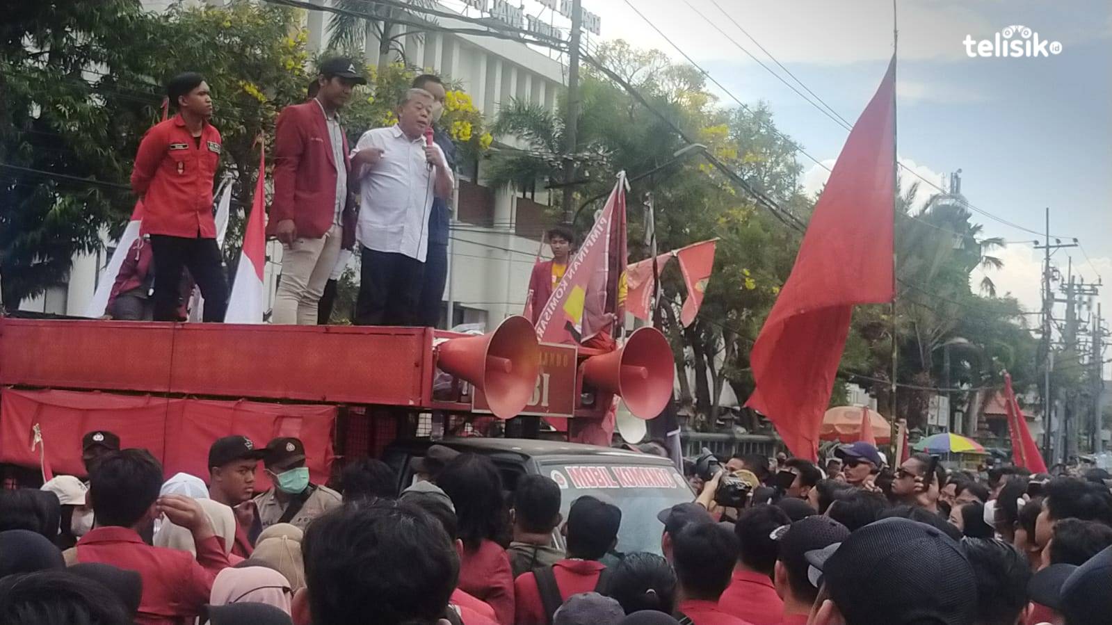 Respon Kenaikan BBM, Mahasiswa IMM Jawa Timur Berunjukrasa