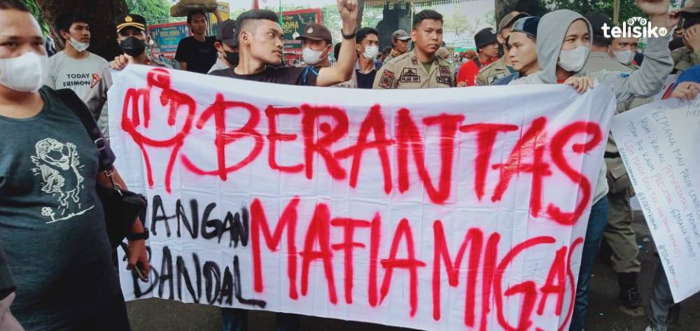 Rezim Jokowi-Ma'aruf Naikan Harga BBM Dinilai Sengsarakan Rakyat, Ada Mafia Migas ?