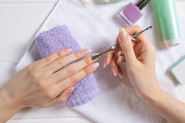 10 Cara Manicure di Rumah Tanpa Harus ke Salon