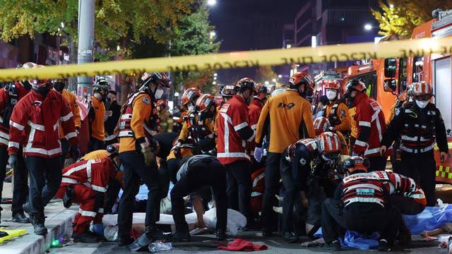 13 Cara Agar Tetap Aman Saat di Kerumunan, Wajib Catat