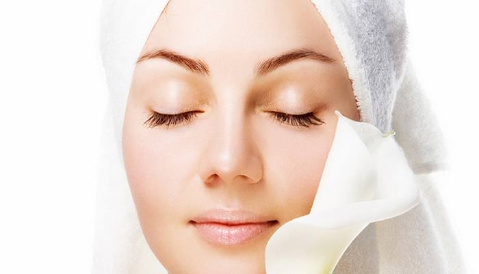 4 Cara Alami Mengencangkan Kulit Wajah Secara Mandiri di Rumah