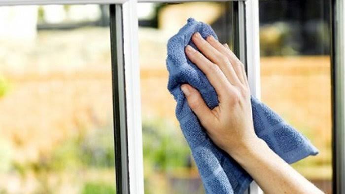 6 Tips Bersihkan Noda Kaca dengan Mudah