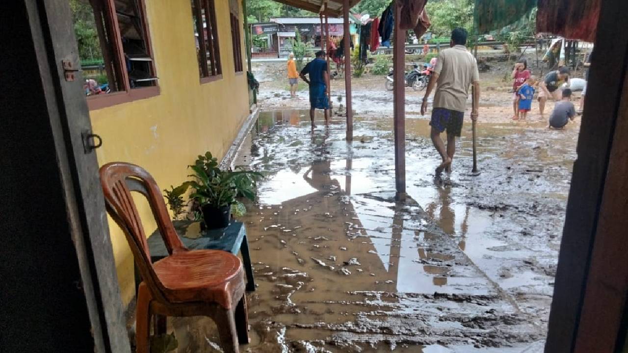 Belasan Rumah Warga di Bombana Terendam Banjir