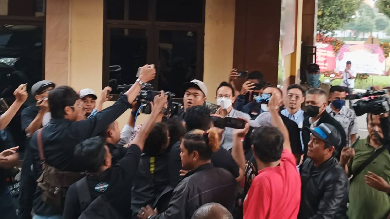 Jadi Saksi Rusuh Kanjuruhan, Ketum PSSI Datangi Polda Jawa Timur