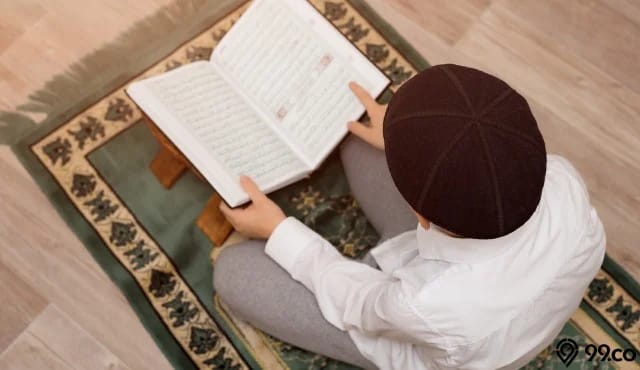 Jangan Sembarangan, Perhatikan Adab Saat Membaca Al-Qur'an