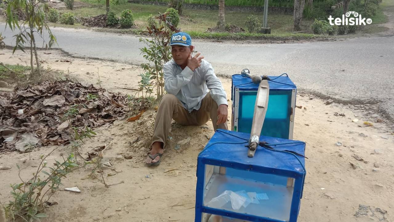 Jualan Roti Keliling demi Hidupi Keluarga di Jawa