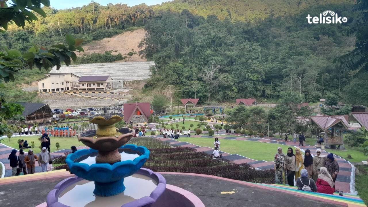 Kebun Raya Kendari Semakin Indah dengan Paduan Banyak Warna