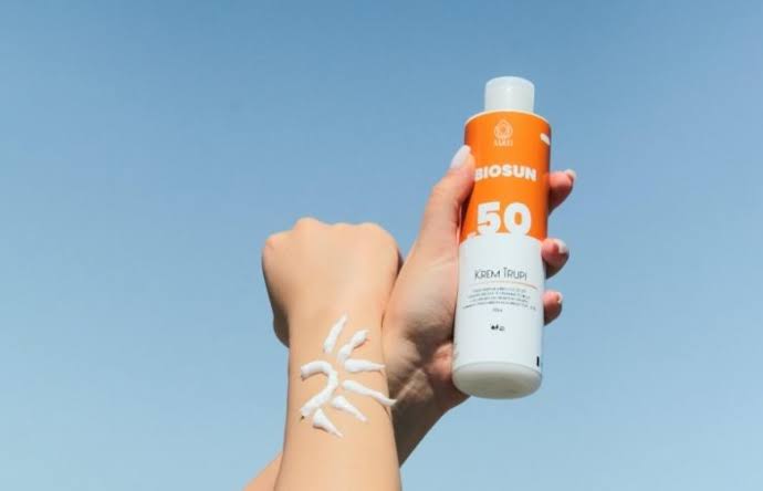 Kulit Berminyak? Ini 6 Tips Memilih Sunscreen yang Tepat
