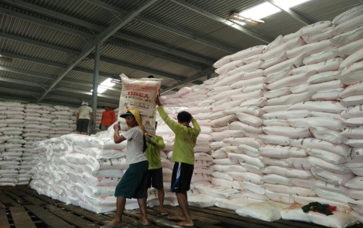 Pengecer Tak Boleh Paksa Petani Beli Pupuk Non Subsidi