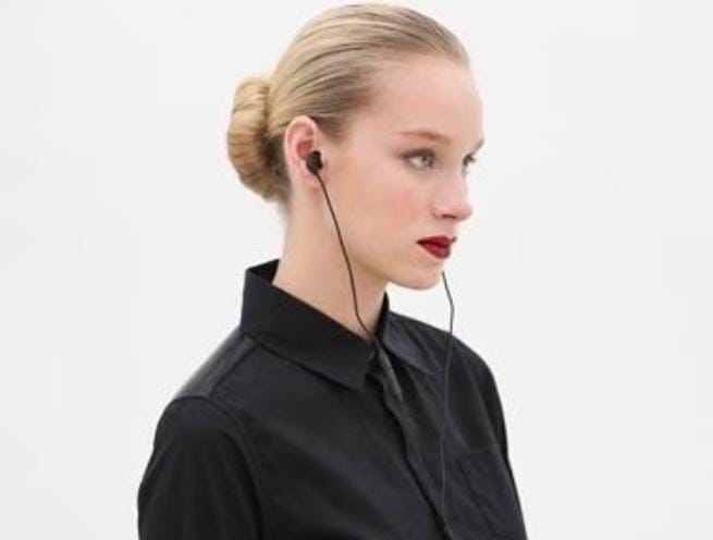 Ternyata Pakai Earphone Bisa Tingkatkan Pertumbuhan Bakteri di Telinga