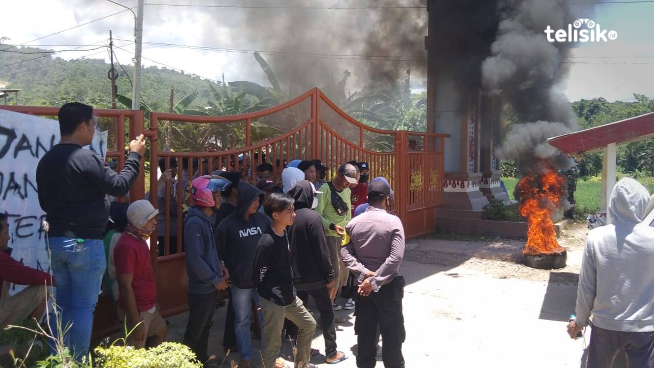 Tuntut Pelunasan Pembebasan Lahan, Masyarakat Tutup Jalan Bendungan Ladongi