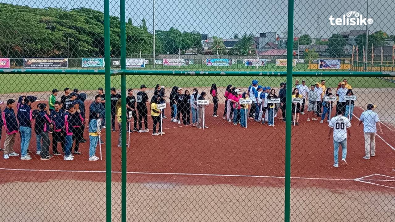Berlaga di Kendari Cabor Softball Resmi Dibuka