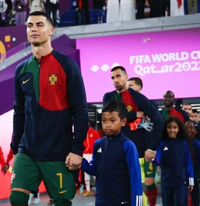 Bocah Kelas 5 SD Asal Indonesia Dampingi Ronaldo Pecahkan Rekor di Piala Dunia 2022