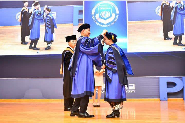 Dianugerahi Gelar Doktor HC di PKNU Korsel, Puan Mengaku Terlahir dari Keluarga Politisi Negarawan