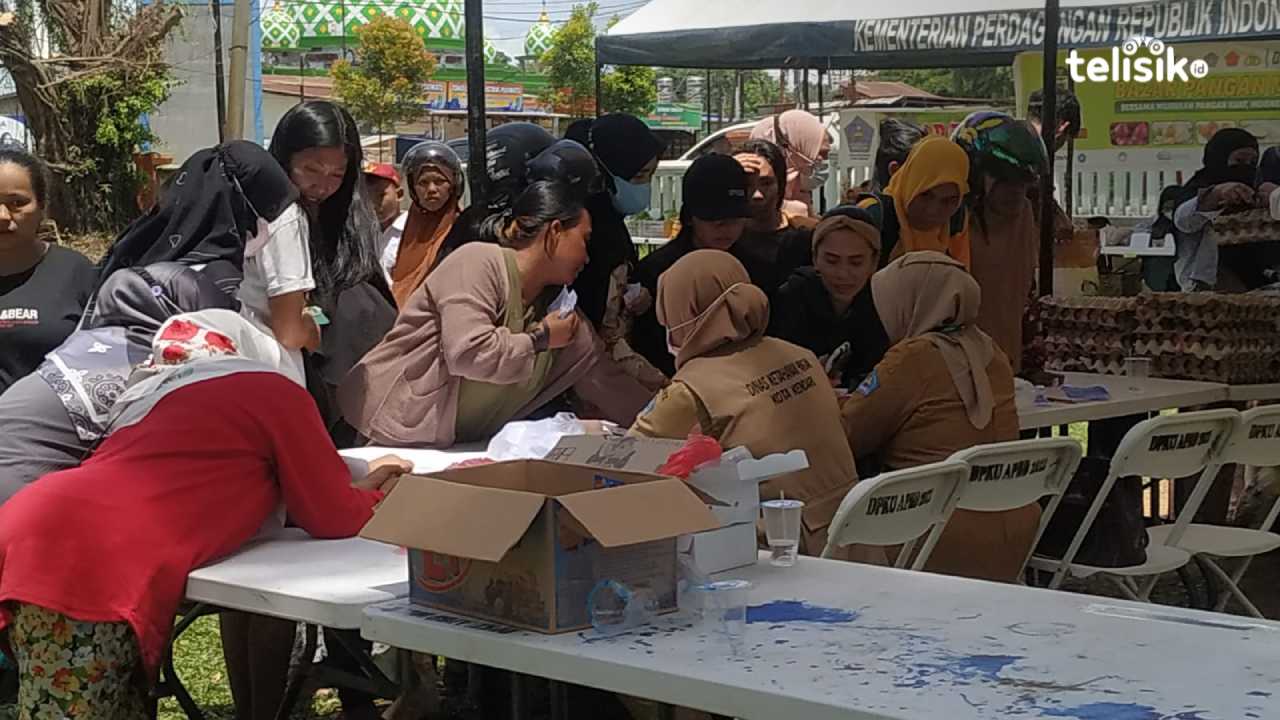 Disketapang Kota Kendari Beri Subsidi di Bazar Pangan Murah