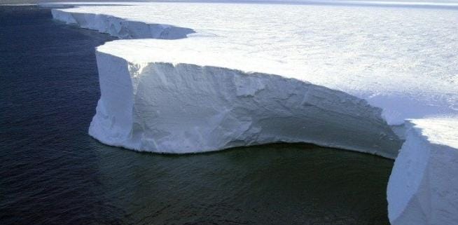 Gunung Es di Antartika Ini Lepas Lagi, Kini Berada di Lintasan Drake Passage