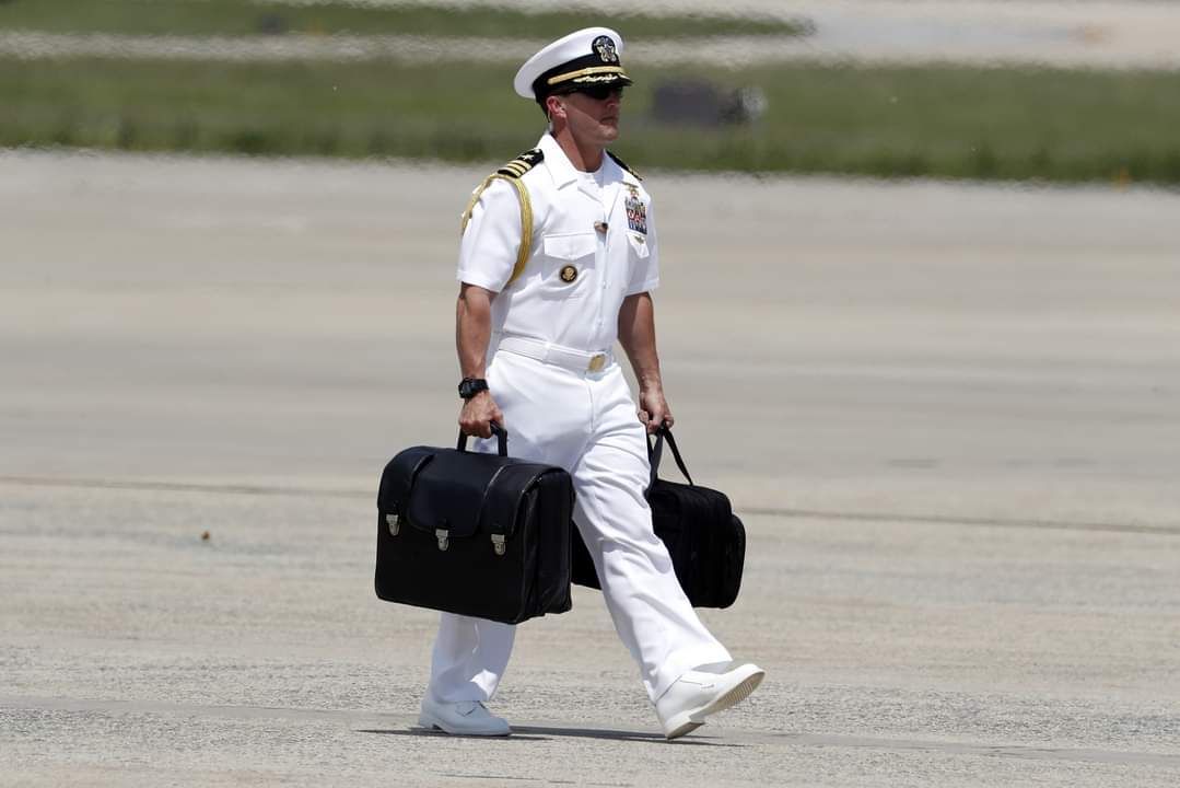 Ngerinya Tas Nuklir Presiden Amerika, Hitungan Menit Dunia Kiamat