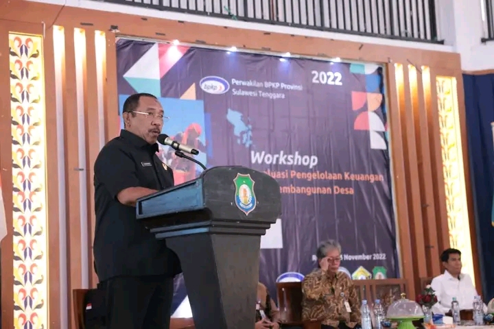 Pj Bupati Bombana Imbau Kepada Desa Kelola Anggaran Secara Transparan