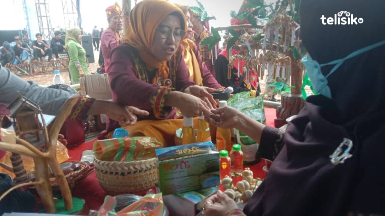 Tadoha Balu'a, Pasar dengan Transaksi Barter Barang Ditampilkan di Festival Tangkeno X